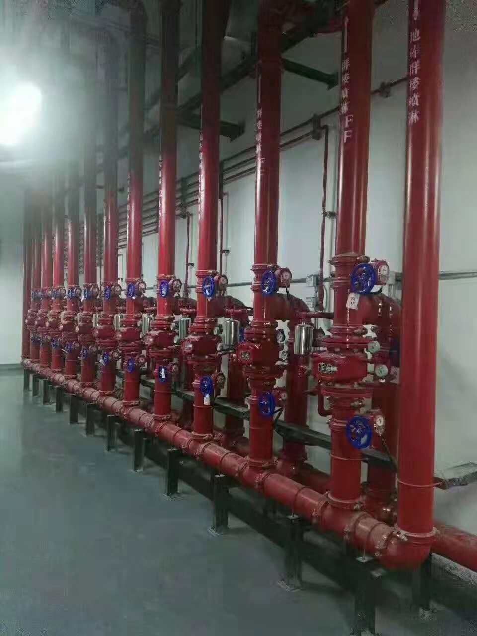 沟槽式管道连接件泵房安装实景解析 标准化工艺与质量控制要点
